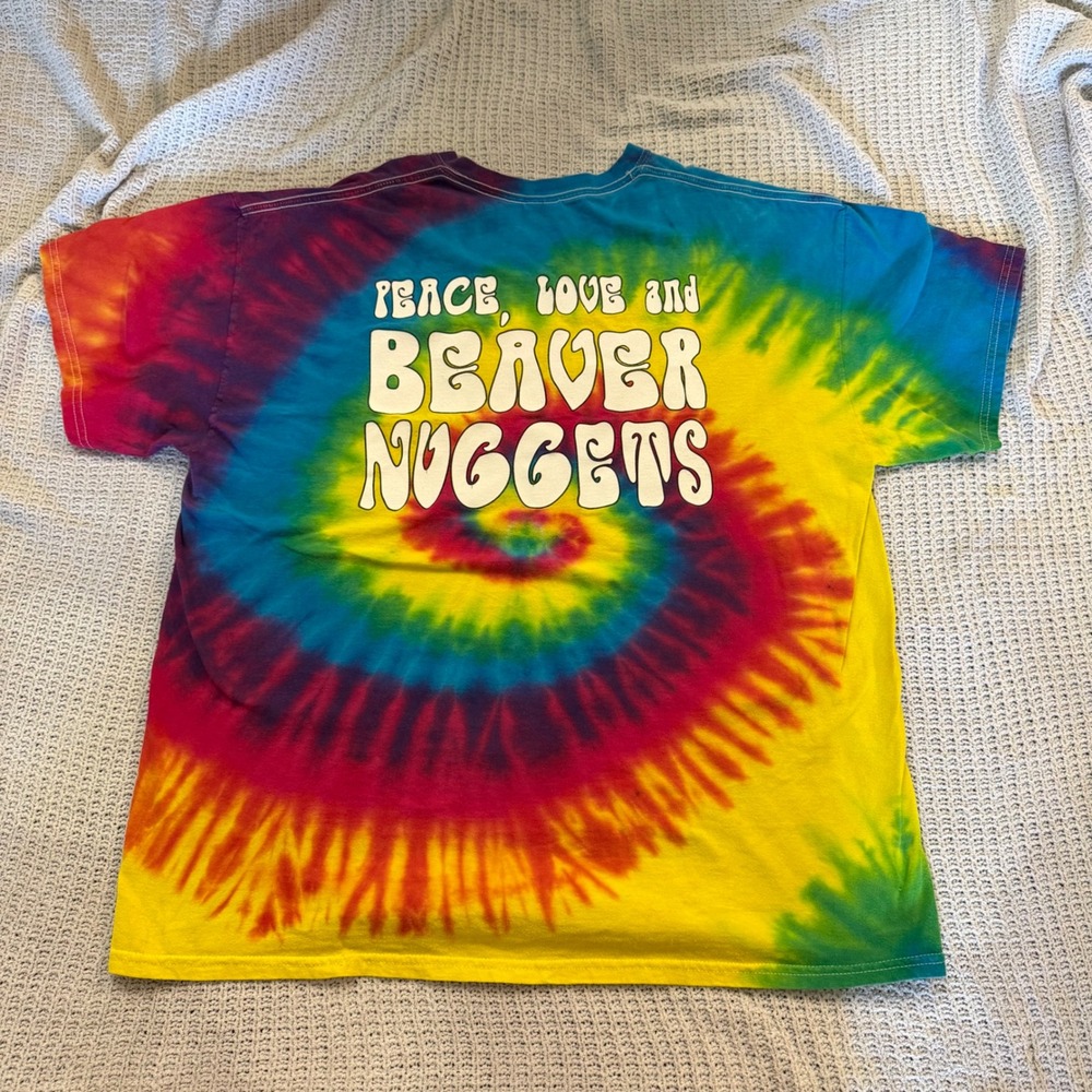Buc-ee's Rainbow Tie Dye T-Shirt XL Peace Love and Beaver Nuggets Texas Tee - Picture 7 of 7